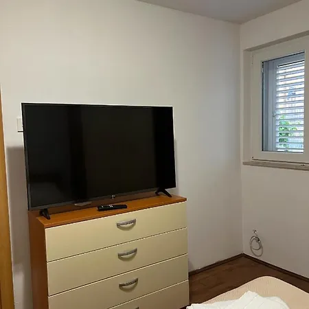 Spacious With 2 Bathrooms, Near And Center * Сплит