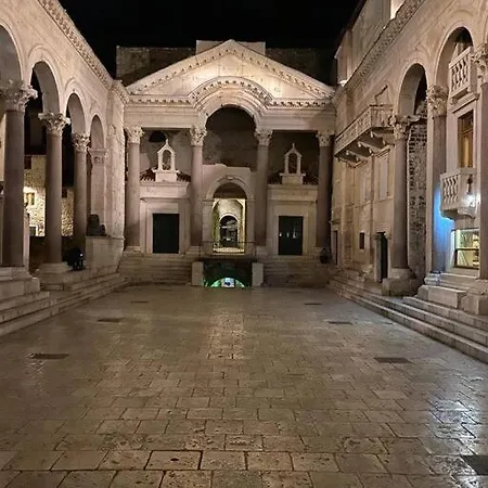 Lovely In Split, Close To Attractions דירה ספליט