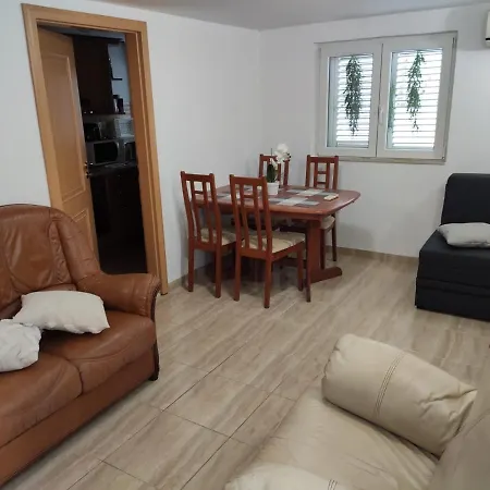 Appartement Spacious With 2 Bathrooms, Near And Center *