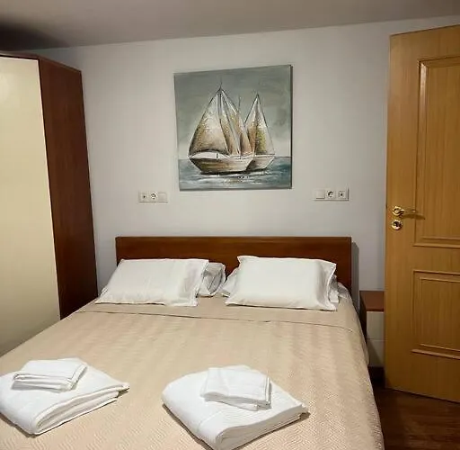 Appartement Spacious With 2 Bathrooms, Near And Center *