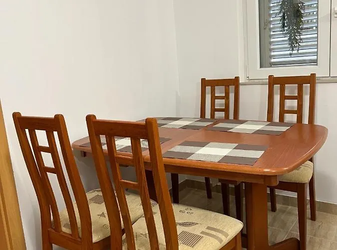 Appartement Spacious With 2 Bathrooms, Near And Center *