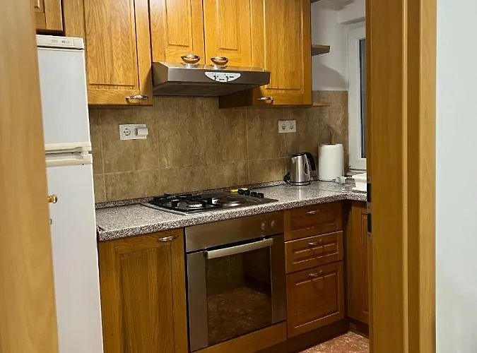 Spacious With 2 Bathrooms, Near And Center Appartement Split