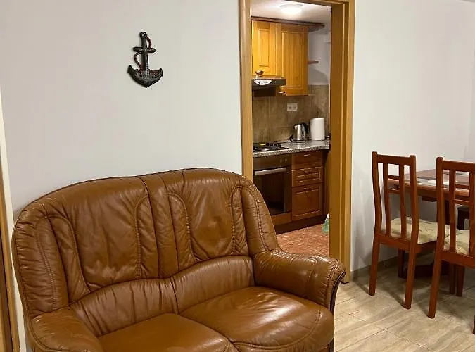 Appartement Spacious With 2 Bathrooms, Near And Center *