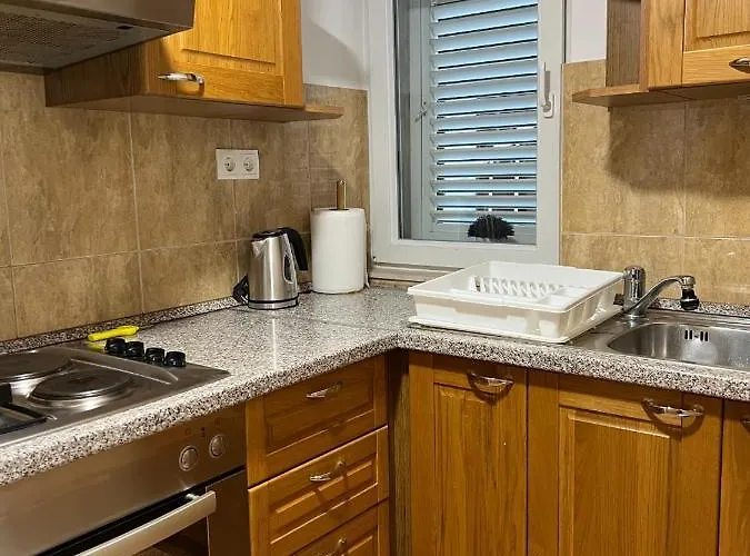 Appartement Spacious With 2 Bathrooms, Near And Center