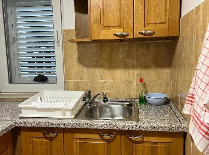 Appartement Spacious With 2 Bathrooms, Near And Center