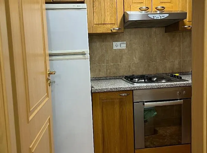 Spacious With 2 Bathrooms, Near And Center Appartement *