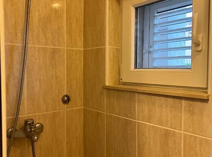 Appartement Spacious With 2 Bathrooms, Near And Center