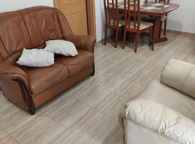 Spacious With 2 Bathrooms, Near And Center *