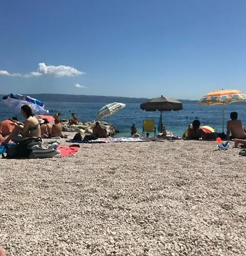 Spacious With 2 Bathrooms, Near And Center *