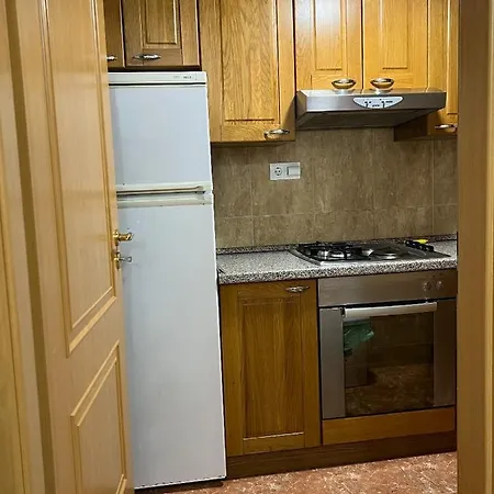 Spacious With 2 Bathrooms, Near And Center Appartamento *
